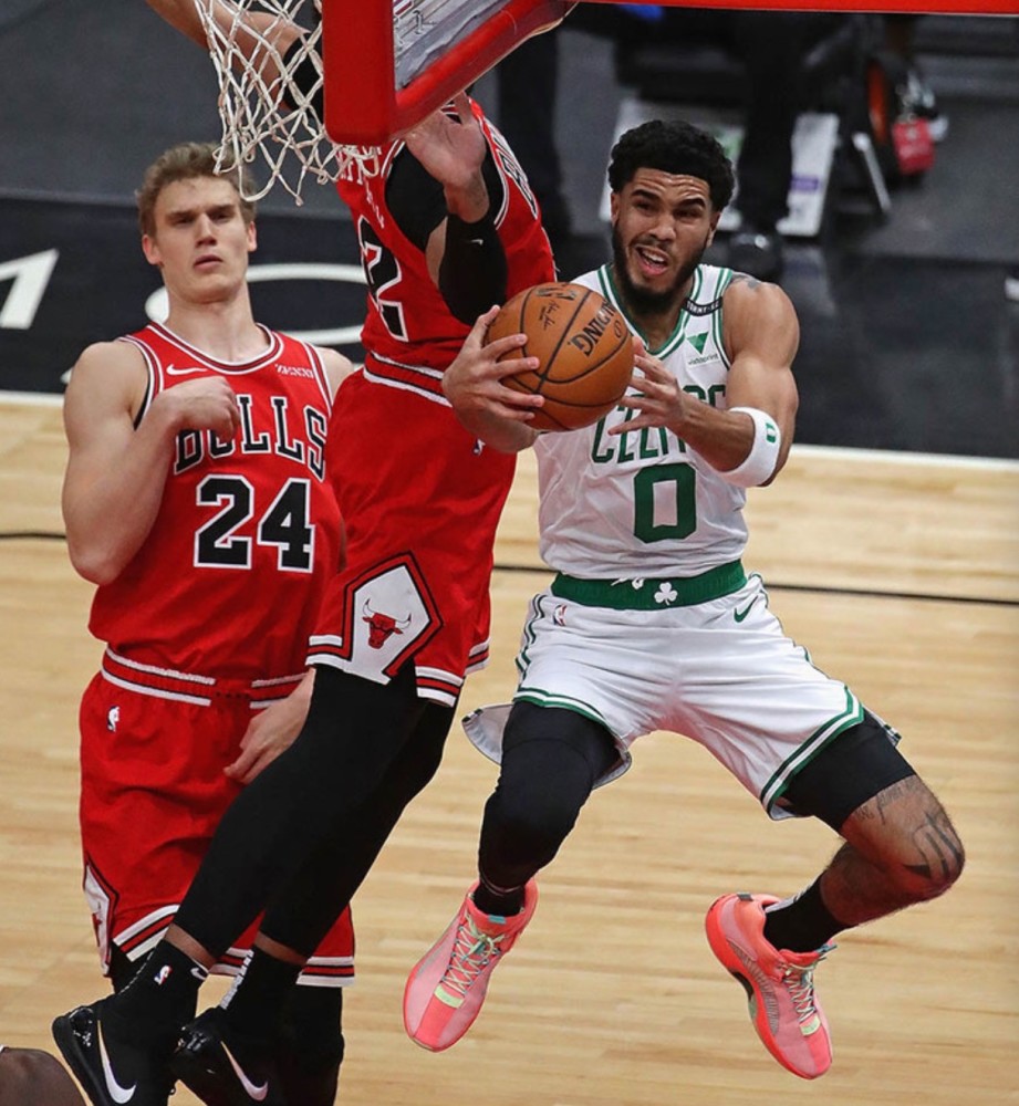 开云体育-关于Faker焦点对战，塔图姆与40激战尤文图斯分钟，持续失利胜负难料！比赛高潮迭起的信息